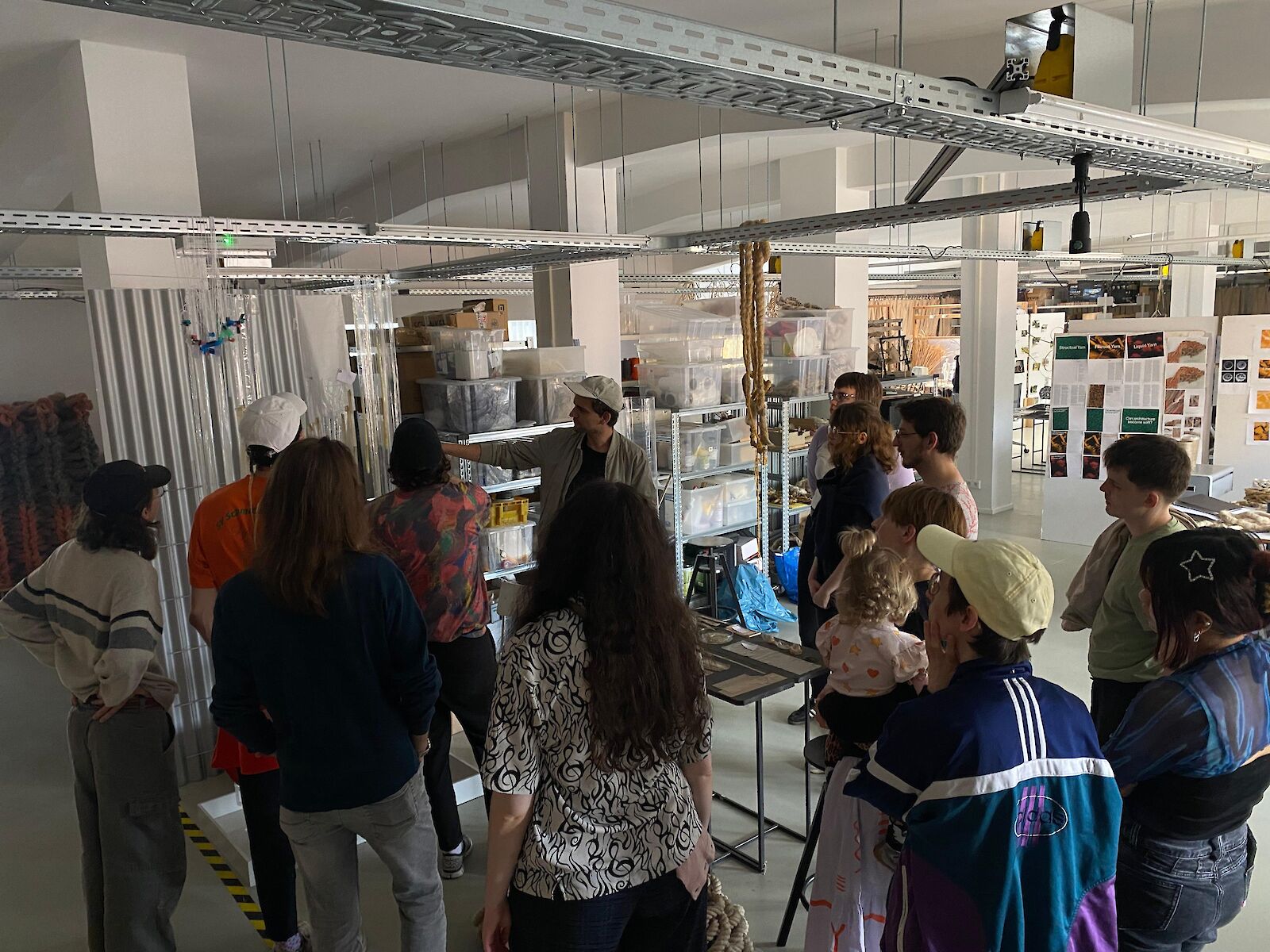 Besuch in den Laboren des Exzellenzclusters «Matters of Activity».